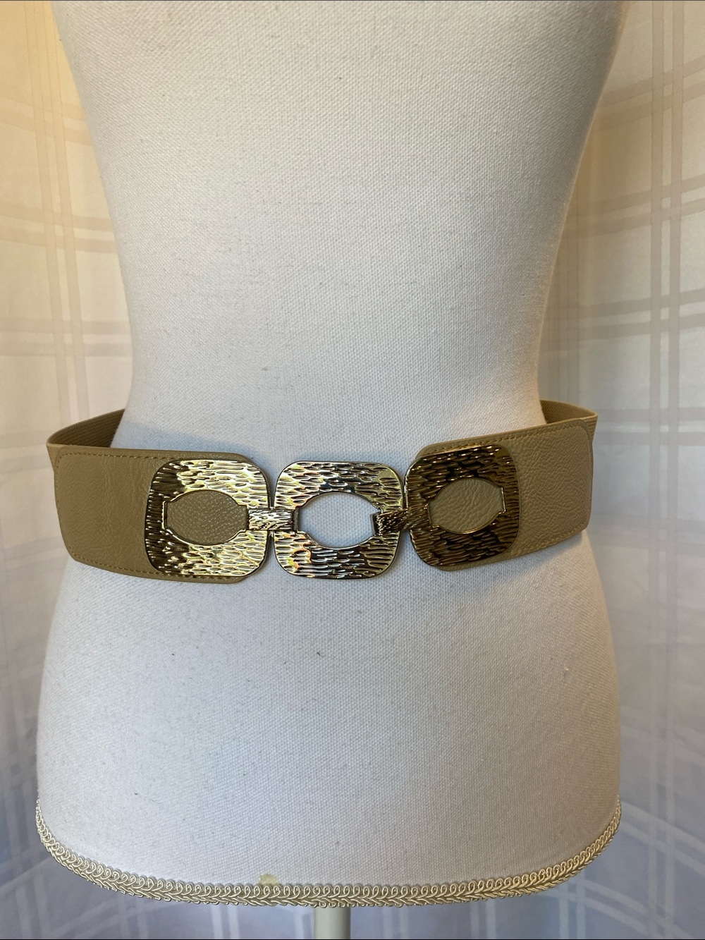 Textured Silver Metal Buckle Stretch Belt Faux Leather Cinch Belt Beige One Size
